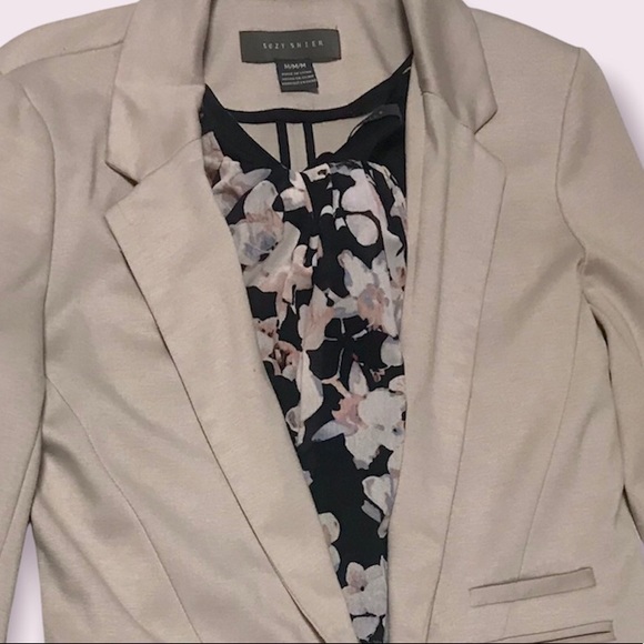 🌟SALE 2/$10.00‼️ SUZY SHIER Women’s Black and Floral Camisole size M - Picture 6 of 7